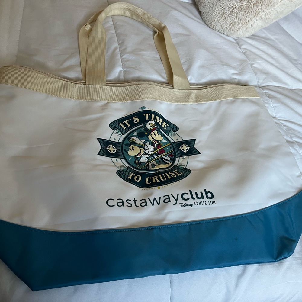 Preowned Disney Castaway Club Nautical Blue and White Tote Beach Bag